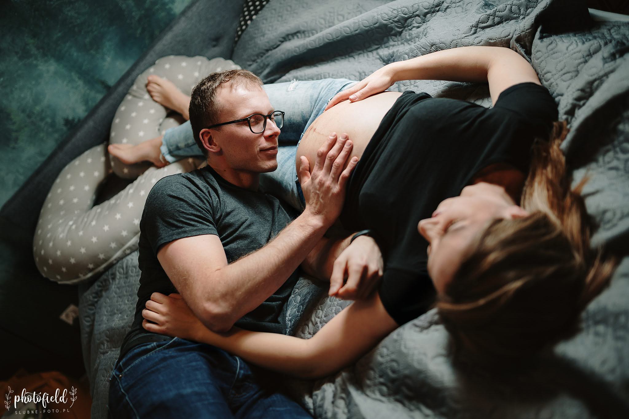 Sesja brzuszkowa ciążowa w domu Łódź