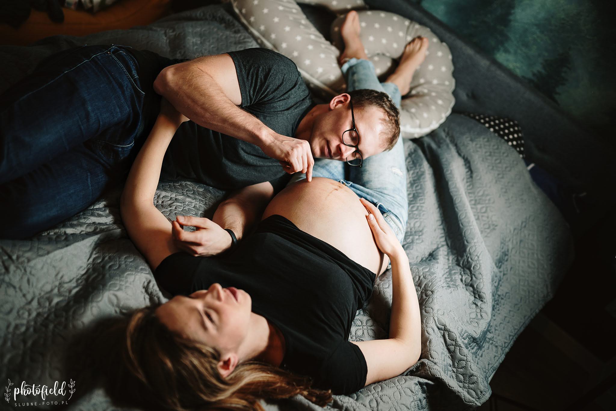 Sesja brzuszkowa ciążowa w domu Łódź