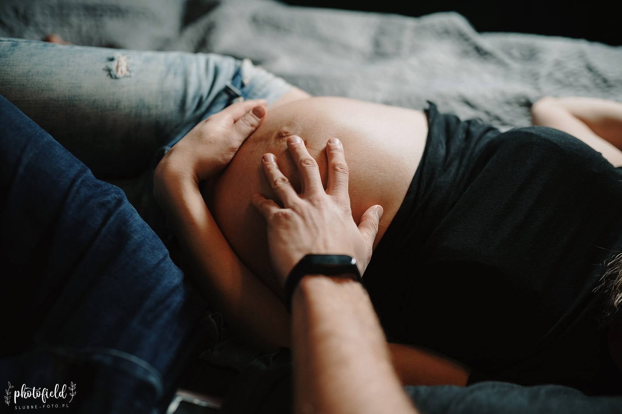 Sesja brzuszkowa ciążowa w domu Łódź