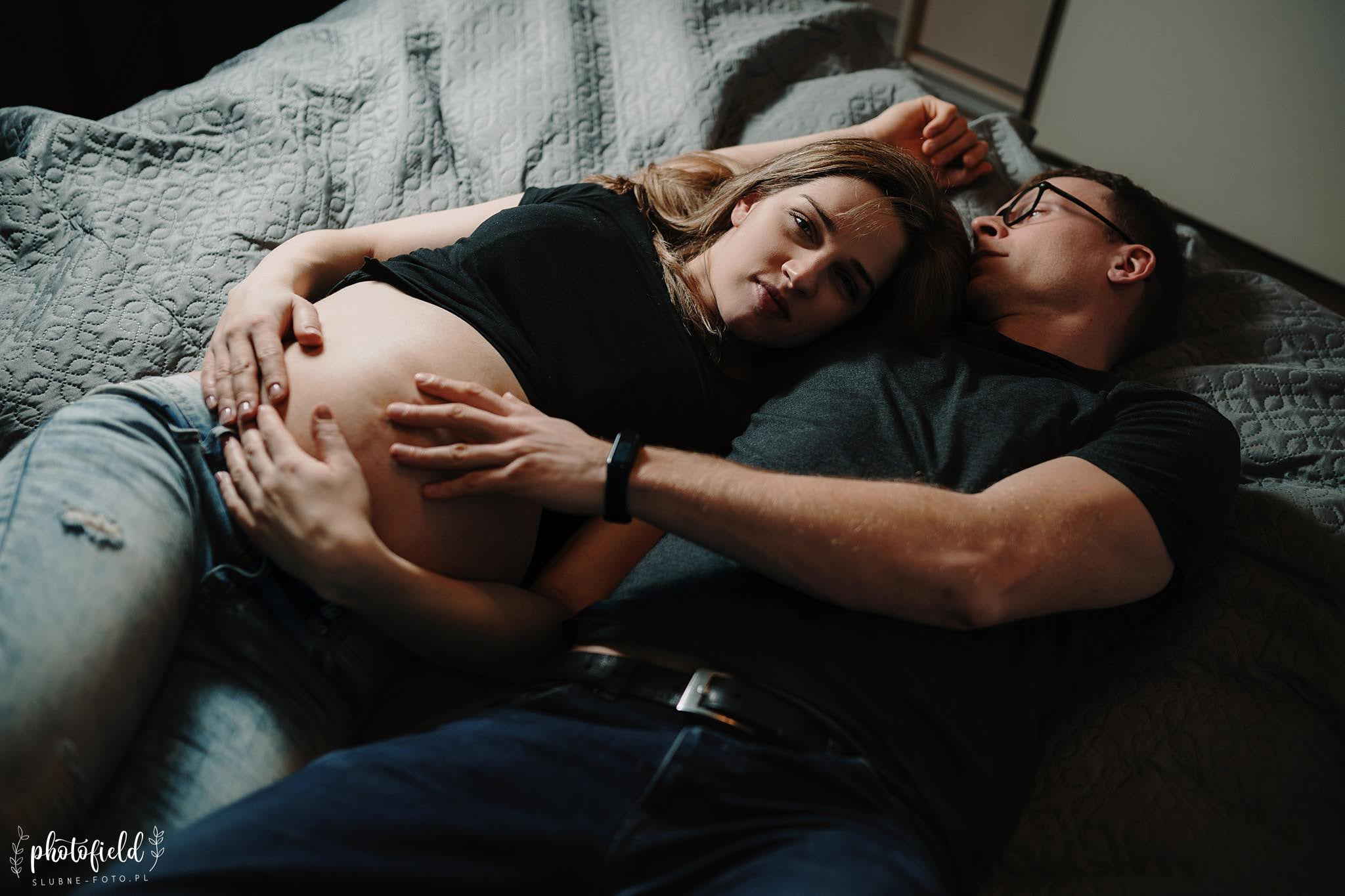 Sesja brzuszkowa ciążowa w domu Łódź